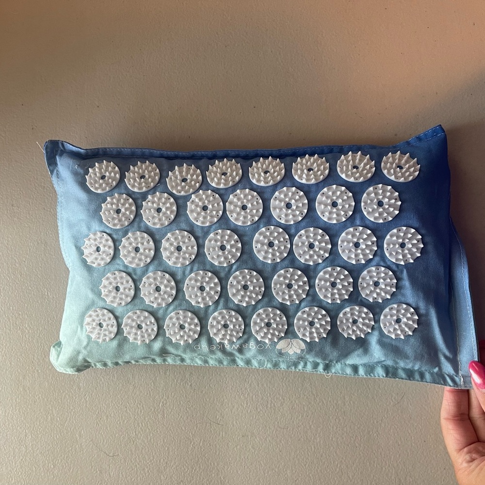 acupuncture pillow